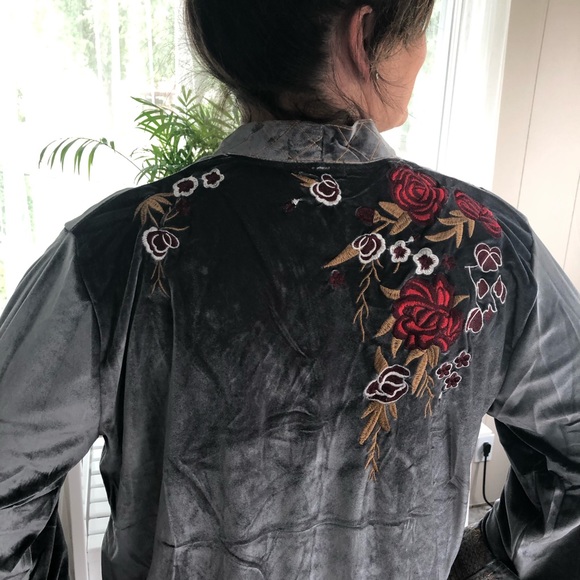 Velzera Tops - Plus Velvet Embroidered Kimono Top/Jacket